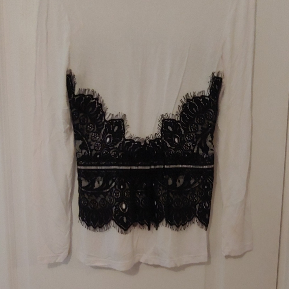 Venus Cute Top Size Small - Picture 3 of 3